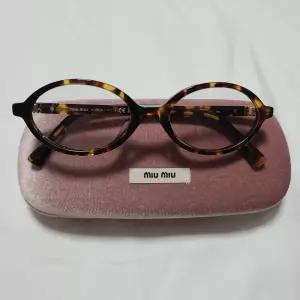 미우미우 리가드 선글라스 블루 렌즈 허니 톨토이즈쉘 아세테이트 얼터너티브 핏 SMU04Z-SVAU-FE08N-C-A050