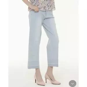 [손정완](타임스퀘어점패션관)진주 비딩 데님팬츠ZJL5151113