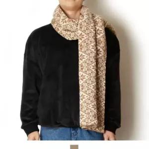 [골드스마일]TBZ 커플시밀러 브라운 눈꽃 목도리