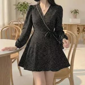 [라일리여성의류] Rly 부담 없이 예쁜 브이넥 랩 스타일 땡땡이 미니원