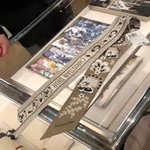 디올 미차 스카프 버터플라이 반다나 2컬러 41BAP106I616