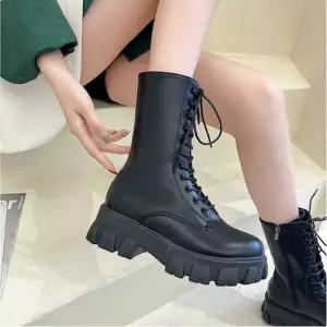 꾹상점1  심플 오버아웃솔 키높이 레이스업워커 어글리부츠 미들워커 LU65