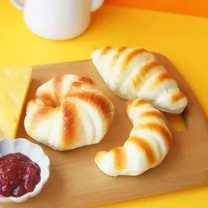 말랑말랑 크로와상 모형 1P 디저트 빵모형 카페 소품 크로와상모형