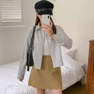 [신상오픈런]여성 스트라이프 카라 긴팔 셔츠 가을용 세미크롭 (41251789)