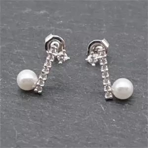 [애슬릿] 전체 실버 일자 큐빅 진주 드롭 은 귀걸이