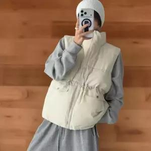 [신상오픈런]여성 하이넥 패딩 조끼 푸퍼 스트링 포켓 겨울용 (42510732)