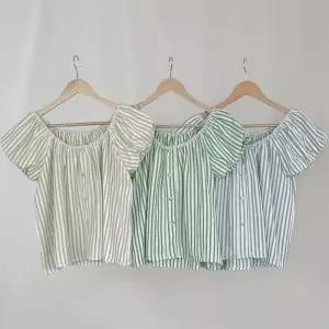 [신상오픈런]여성 레이스 퍼프 소매 오프숄더 스트라이프 버튼 블라우스 (38169719)