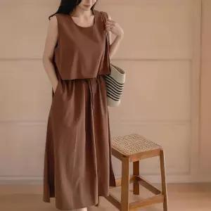 [신상오픈런]여성 리본 장식 플레어 민소매 핀턱 롱드레스 (34574631)