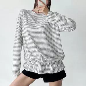 [신상오픈런]여자 잔단가라 프릴 롱슬리브티 라운드 코튼 티셔츠 (41032120)