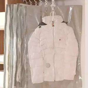 ( )진공 압축 옷걸이 소형 압축팩 겨울 잠바 패딩 정리 롱패딩 부피축소 공간확보 옷장정리