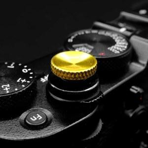 NoirVogel 카메라 셔터 버튼, 고급스럽고 정교한 순수 구리 셔터 릴리즈 버튼, 고무 링 장착 (2팩 - 유광 골드 - 기어 스타일)