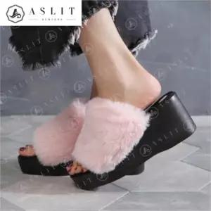 [애슬릿] 심플 퍼 스트랩 여성 통굽 웨지 슬리퍼 7cm