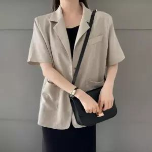 [신상오픈런]여성 여름 하객 패션 어깨 패드 반팔 두 포켓 루즈핏 자켓 (36296304)