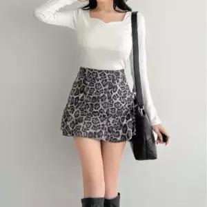 [신상오픈런]여성 호피 패턴 플레어 미니 스커트 (41564572)