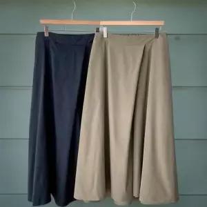 [신상오픈런]여성용 가을 사선 랩 뒷밴딩 스커트 바지 와이드 팬츠 (40947509)