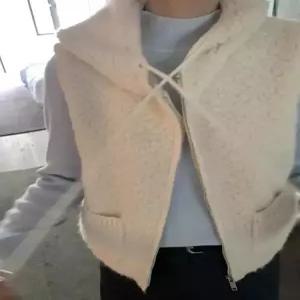 니트 가을 집업 후드 뽀글이 카디건 조끼 여성패션 겨울나시 DL4