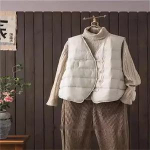 세군다 여성 빈티지 캐주얼 얇은 브이넥 솔리드 민소매 다운 조끼 베스트 나시 트윌 DOS1