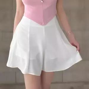 [신상오픈런]여자 찰랑핏 바지안감 뒷밴딩 플레어 미니 스커트 (39079211)