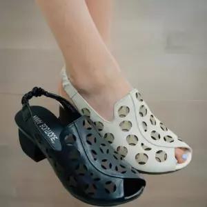 [신상오픈런]여성 펀칭 트임 오픈토 슬링백 낮은굽 여름 단화 (39079984)