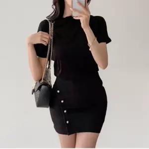 [신상오픈런]여성 사선 버튼 H라인 하이웨스트 미니 치마 (41564573)