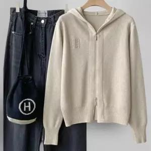 [신상오픈런]여성 겨울 오리털 리본 벨트 카라 블랙 패딩 자켓 (41503035)