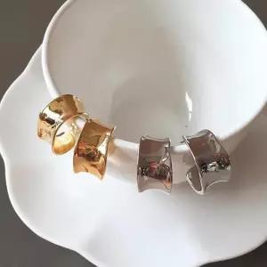 [신상오픈런]여성용 18K 스터드 귀걸이 메탈 패션 액세서리 (41007379)