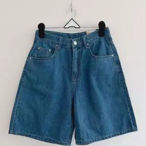 [신상오픈런]여성 여름 버뮤다 데님 와이드 로우라이즈 청바지 반바지 (36461162)