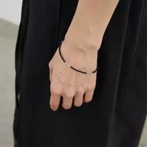 [하프클럽/]여자 코디 비즈 콘트라스트 써지컬스틸 팔찌