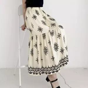 [신상오픈런]여성 보헤미안 태슬 장식 프린트 캉캉 밴딩 린넨 롱스커트 (39079174)