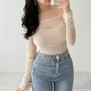 [신상오픈런]여성 시스루 오프숄더 홀터넥 레이어드 롱슬리브 티셔츠 (41564501)