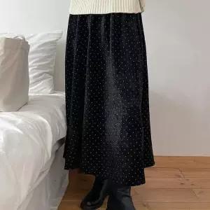 [신상오픈런]땡땡이치마 겨울 연말룩 후레아 벨벳 롱스커트 밴딩 (28975875)