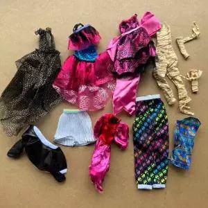 호환  16 슬림 몬스터 인형 DIY 드레싱 세트 다채로운 춤추는 인형 의상 코트 티셔츠 바지 스커트 창의적인