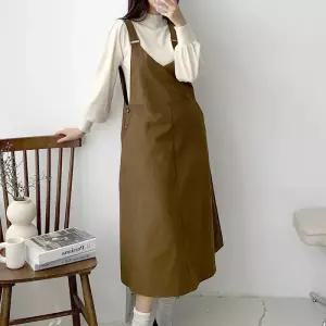 [신상오픈런]여성 브이넥 멜빵 절개 A라인 긴 원피스 가을 스타일 (40734326)