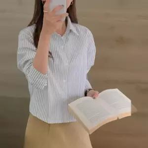 [신상오픈런]여성 스트라이프 카라 긴팔 셔츠 가을용 세미크롭 디자인 (41219045)