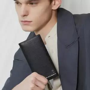 [닥스](센텀시티점)DBWA3F621BK [ALEXANDER]블랙 라인 체크 로고 장지갑