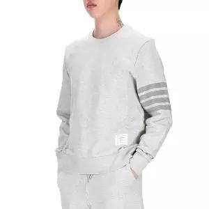 [톰브라운]사선완장 MJT248P 06910 065 남성 맨투맨 티셔츠