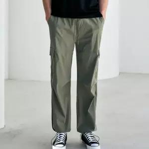 [파라고나] 남성 파라슈트 스트링 카고 절개 팬츠 M25CP101