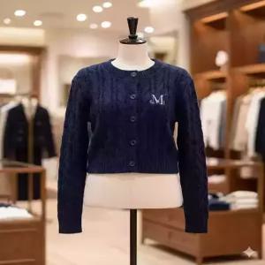 무센트 mucent 베스터 크롭 꽈배기 라운드넥 니트 가디건 (3컬러)