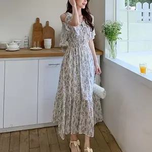 러블리 어깨트임 쉬폰 스모크밴딩 롱 원피스 (KYR-WF93875)