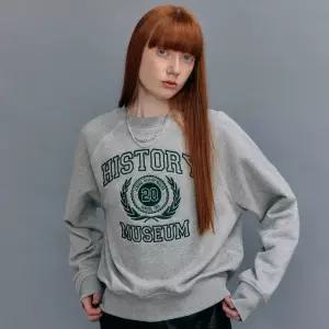 뉴 뮤지엄 래글런 맨투맨[MELANGE GREY] / SBC3U02005