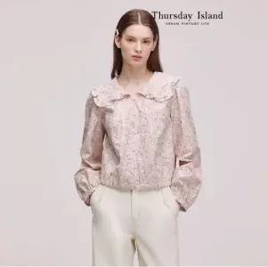 [Thursday Island] 플라워 자수 러플 블라우스 T242MBL140W)