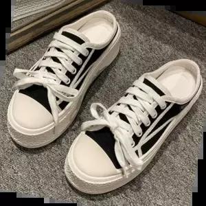 뮬스니커즈 여성 베이직 끈캔버스 키높이 블로퍼 블랙