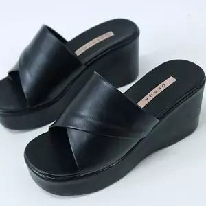 여성 슬리퍼 스트랩 사무실 데일리 여성 통굽 슬리퍼 인조 실내화 샌들