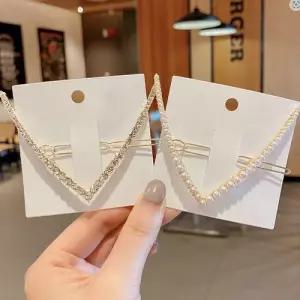 V모양 러블리 큐빅 진주 포인트 데일리 여성 헤어핀