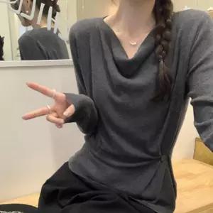 여성 보들보들 이너 데이트룩 랩 스타일 드레이프 티셔츠 슬림핏 옆버튼 니트