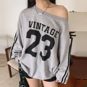 레딧비 오프숄더 오버핏 면맨투맨_S4601