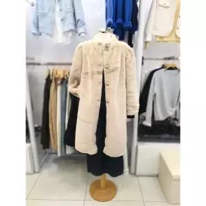 [하프클럽/밸리걸]밸리걸 세이브존03 크림 퍼 버튼 롱코트 489250