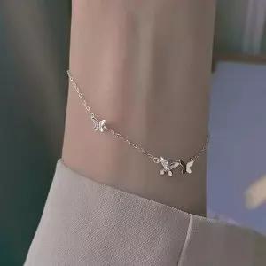 큐빅 장식 나비 디자인 여성용 손목 팔찌 큐빅 포인트 나비 모티브