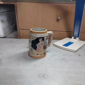 1970년대 빈티지 유럽풍 부조 세라믹 맥주 머그