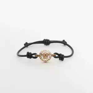 갤러리아 베르사체 메두사 메탈 레더 공용 팔찌 1019668 1A00637 1B00V